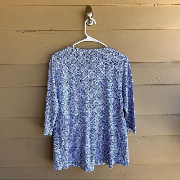 Chico's Medallion Tiles Tee - Size M - Modest Casual Comfy - Picture 5 of 5